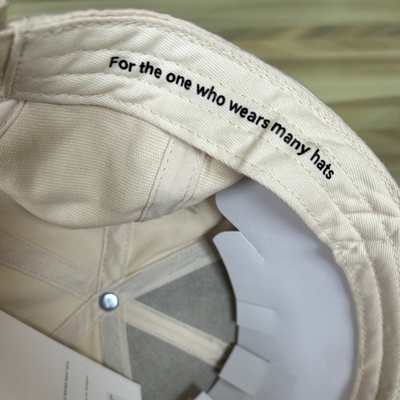 GIGI PIP Baseball Cap - Picture 3 of 4